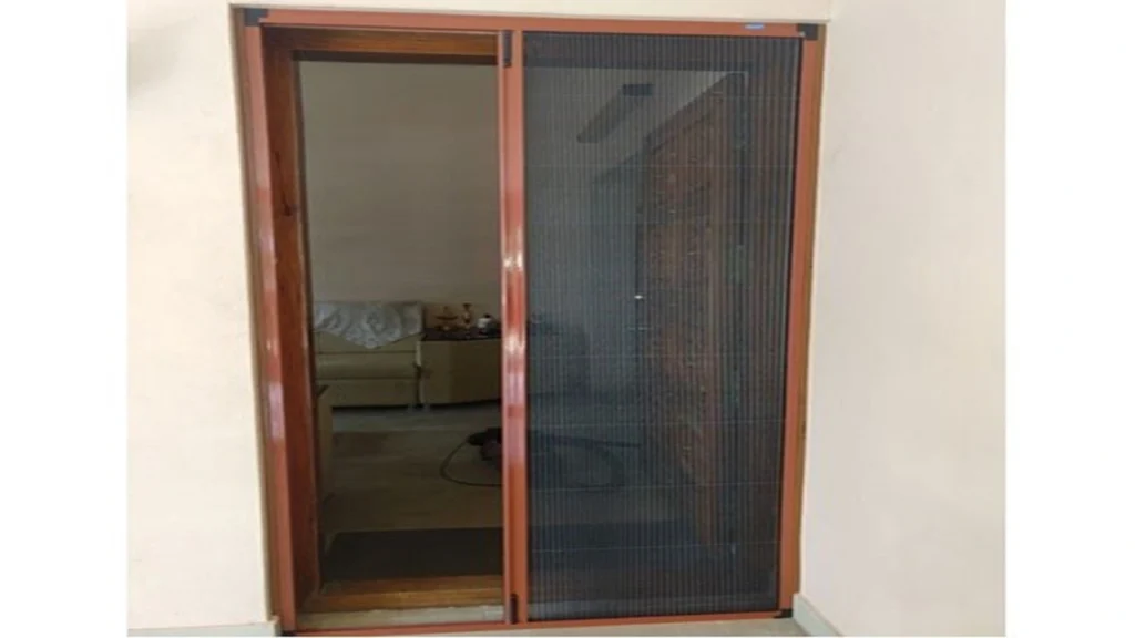 Pleated-Mosquito-Nets​-for-wooden-doors